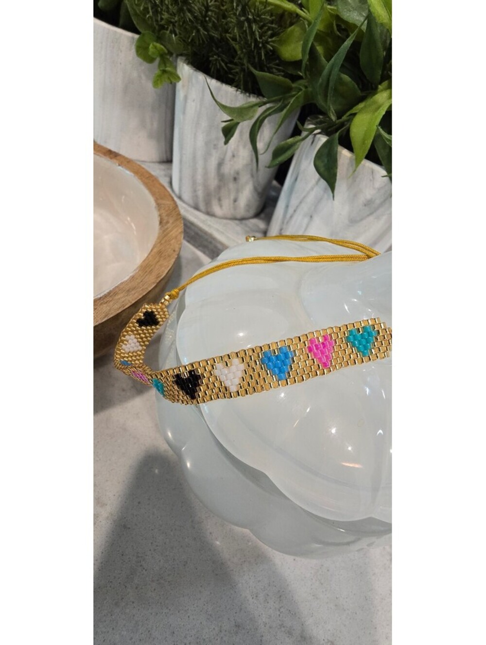Gold Tone Beaded Bracelet with Colorful Heart Pattern